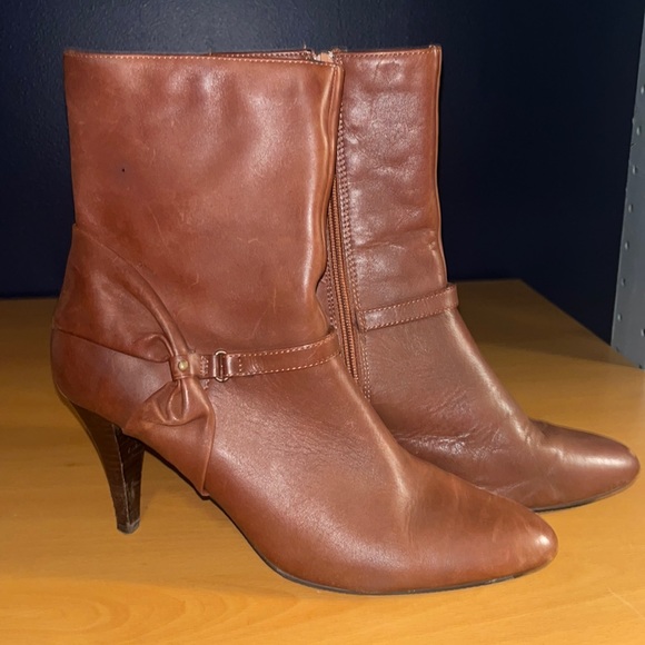 Women’s Size 11 Bruno Valenti Mid-Calf Chestnut heel Boots 3 inch heel - Picture 3 of 8